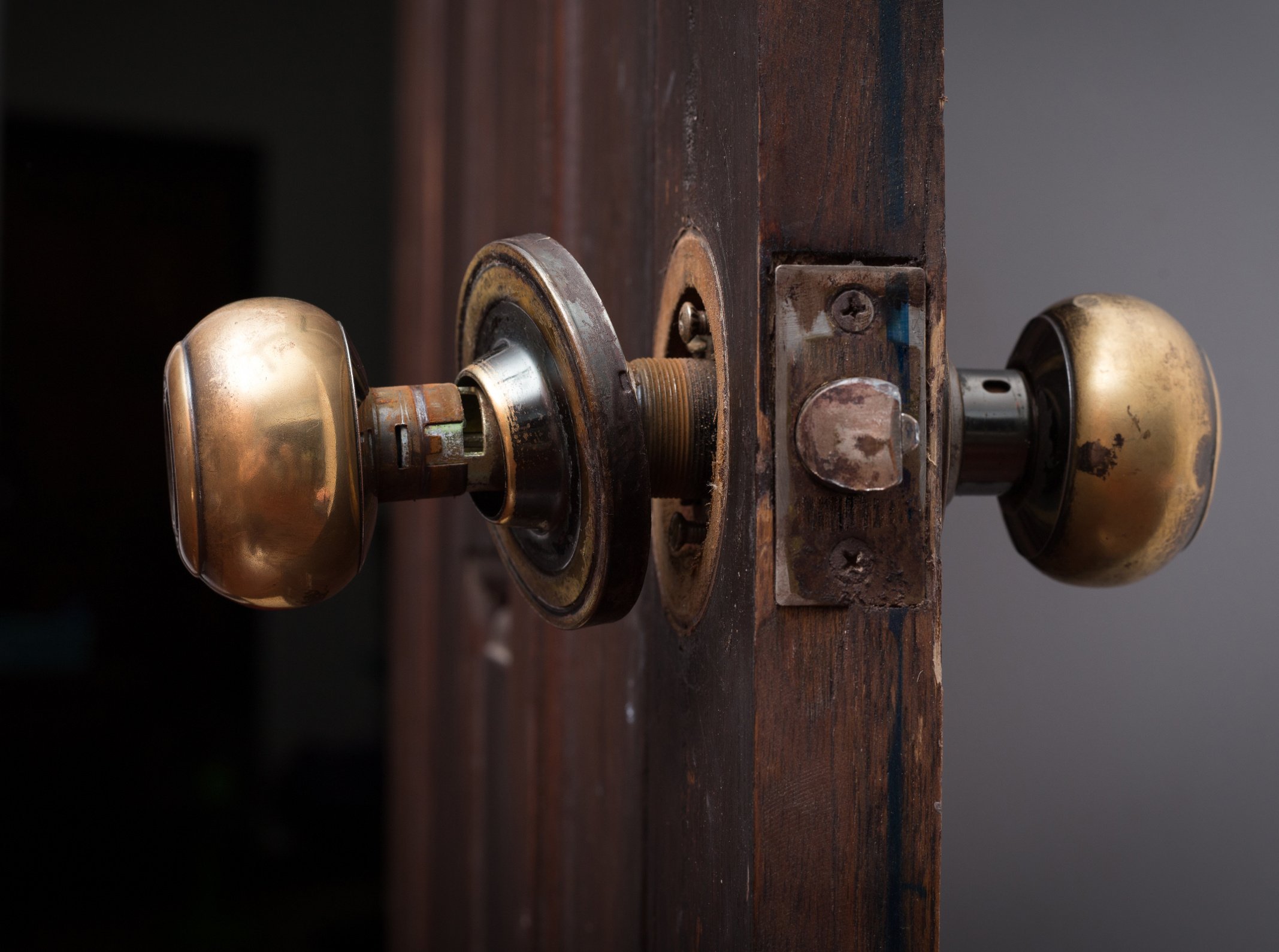 broken door knob